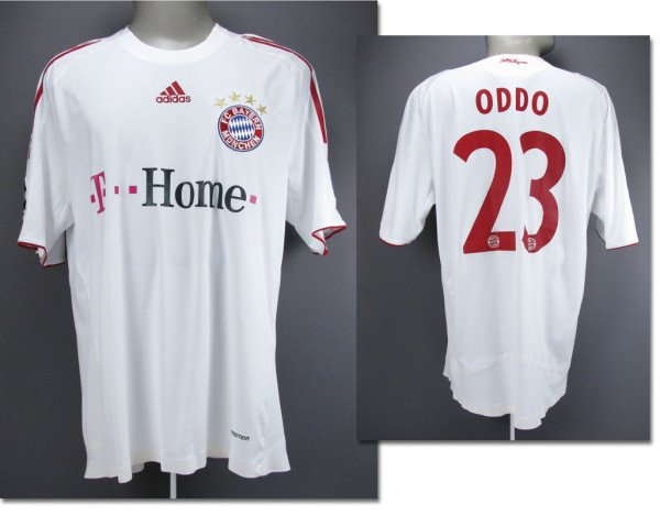 Massimo Oddo, 8.04.2009 gegen FC Barcelona, München, Bayern - Trikot 2008/2009