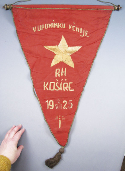 Match Penannt 1925 RH Kosire Prague. 70x53 cm