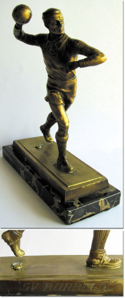 Metal figure "Handballer at the throw"