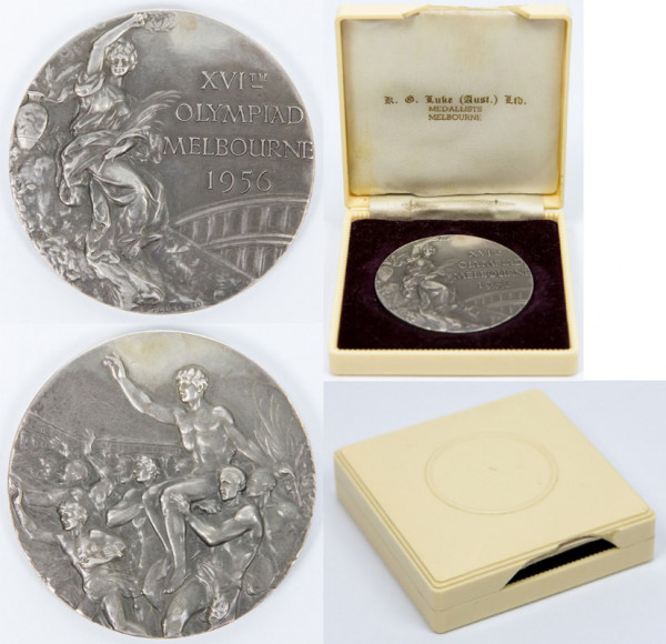 Silbermedaille für einen 2.Platz im Basketball bei den Olympischen Sommerspielen Melbourne 1956 für die UdSSR. Silber, Gewicht: 70 Gramm, 5 cm. In original Kunststoffbox des Herstellers: "K.G.Luke Ltd" 7,5x7,5 x2 cm.