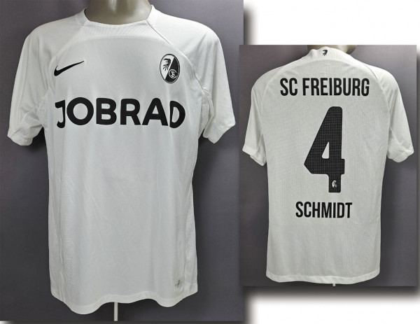 Kenneth Schmidt am 24.09.23 gegen Eintr. Frankfurt, Freiburg, SC - Trikot 2023/24