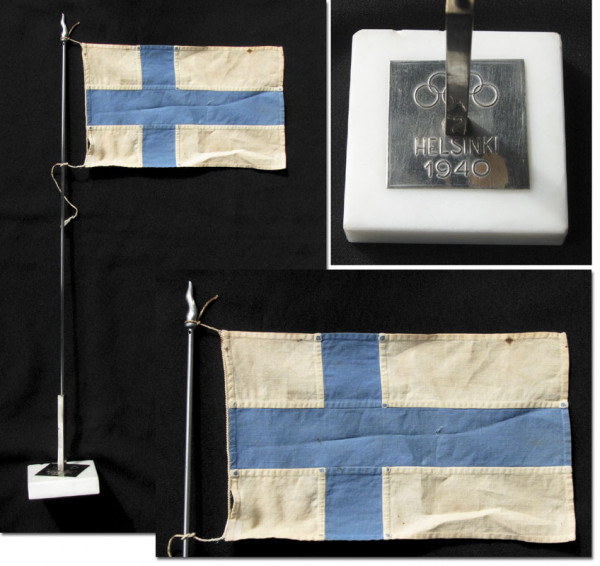 Miniatur Fahnenmast auf Marmorsockel mit finnische, Fahnenmast OS1940