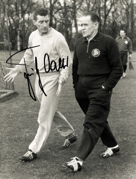 Walter, Fritz: (1920-2002) Originalsignatur Fritz Walter