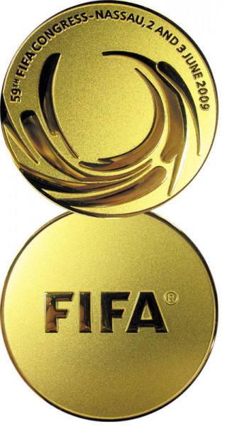 "59th FIFA Congress Nassau". In original Etui., FIFA-Medaille 2009