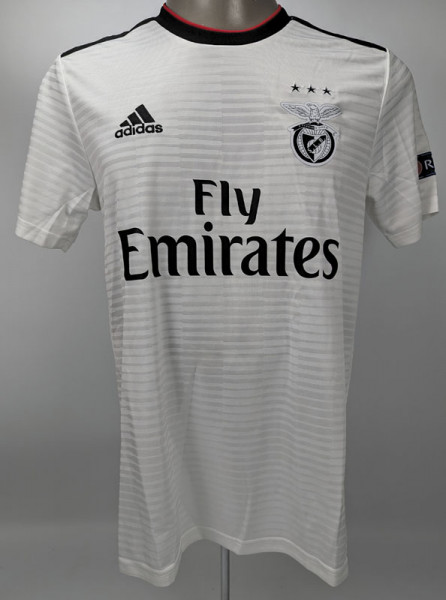 Franco Cervi am 27.11.2018 gegen Bayern München, Benfica, SL - Trikot 2018/2019