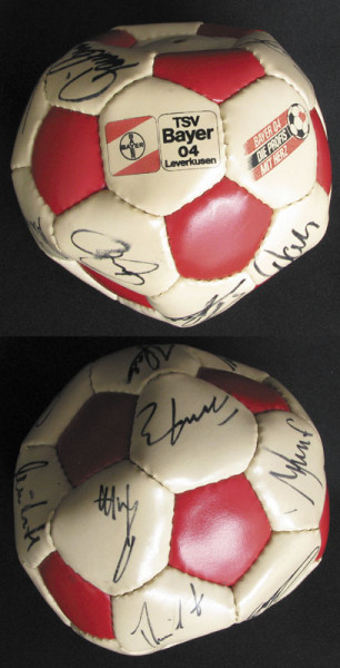 Leverkusen, Bayer 04 -: Autogrammball Bayer Leverkusen 1980er, signiert