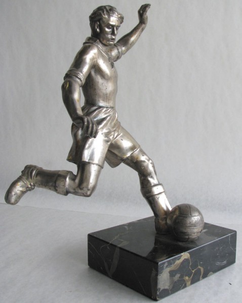 Figur "Beim Schuss", Fußballfigur ca. 1935