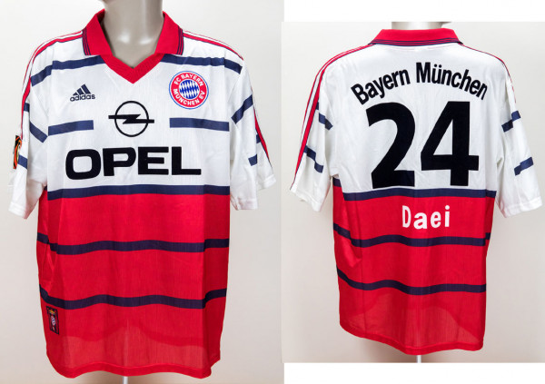 Ali Daei am 22.08.1998 gegen MSV Duisburg, München, Bayern - Trikot 1998/1999