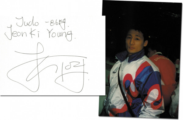 Jeon Ki-young: Karteikarte mit Originalsignatur plus Foto