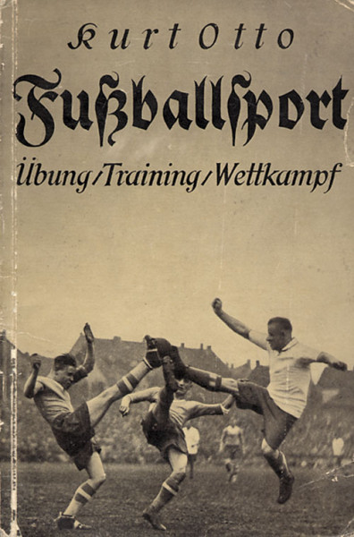 Fussballsport. Übung, Training, Wettkampf.