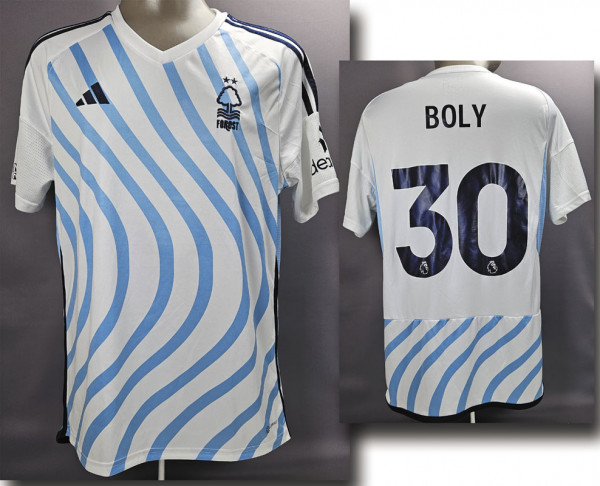 Willy Boly am 26.08.2023 gegen Manchester U., Nottingham Forest - Trikot 2023/24