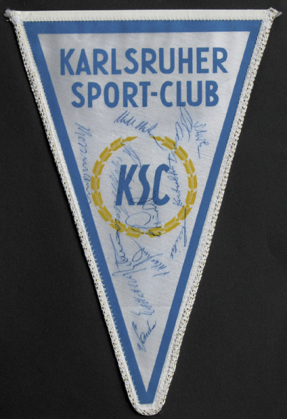 Karlsruher SC - Wimpel: Signed football pennant. Karlsruher SC